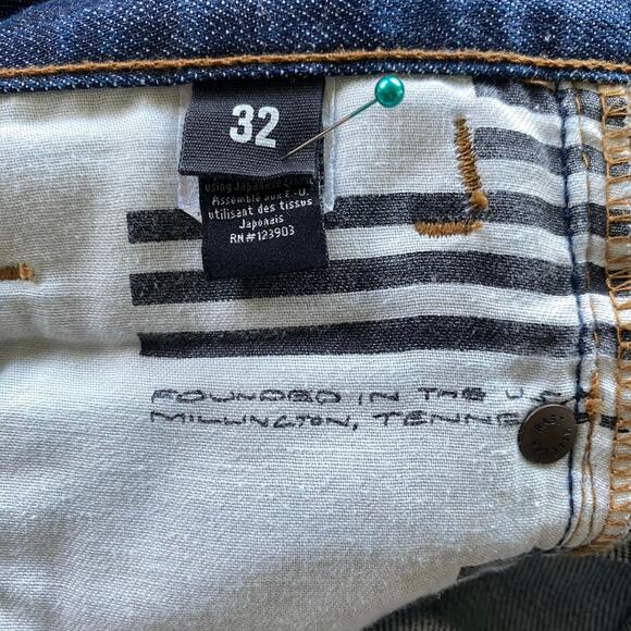 William Rast Jeans Boy Taper with Attitude Sz 32 Dark Wash Distressed Low Rise - Picture 4 of 12